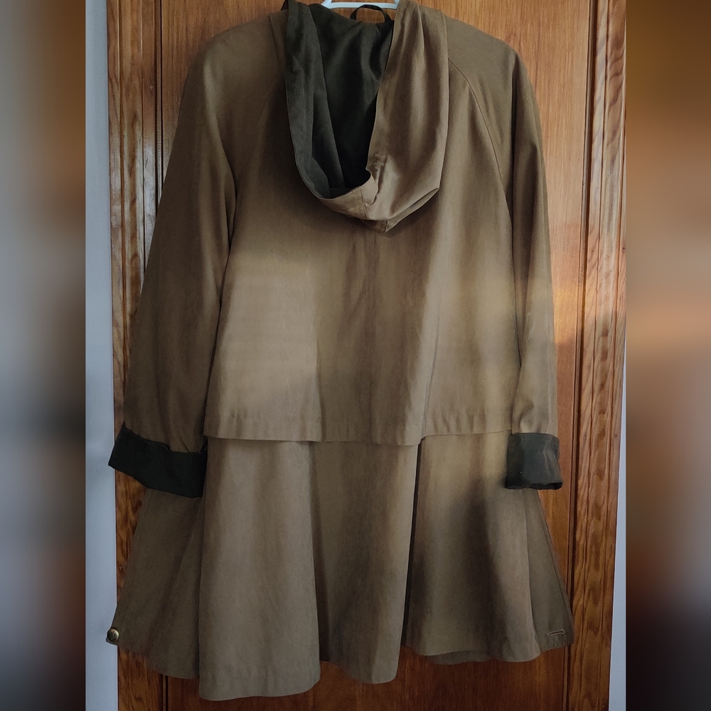 Woman's Trench Coat - Picture 10 of 11